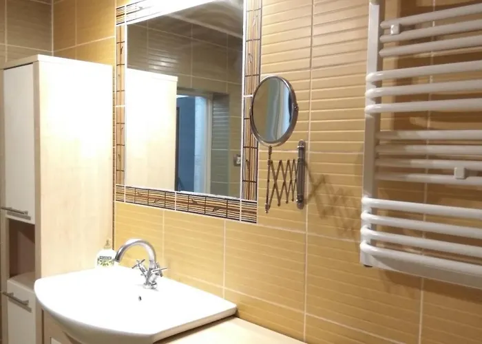 Stilo Dom - Ul Nowowiejska 아파트